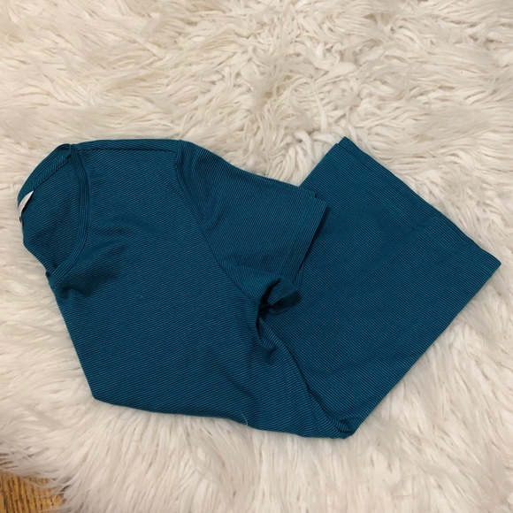 Calvin Klein Body Fit V-neck Short Sleeve Shirt - Picture 4 of 4